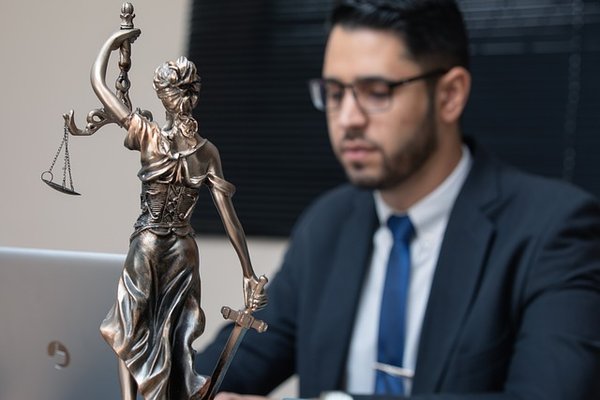 Les services indispensables d'un avocat en droit des affaires